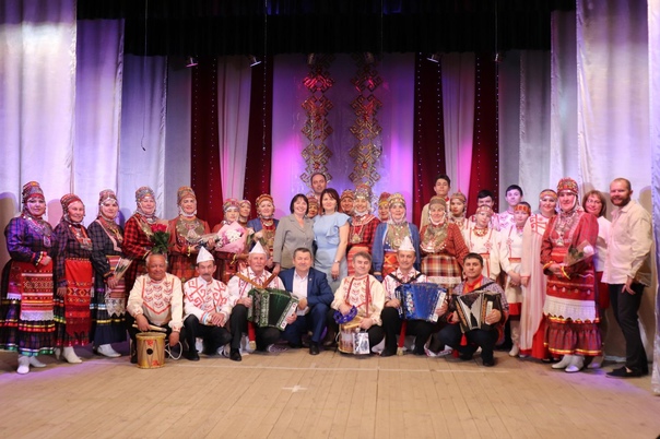 В Межпоселенческом центре национальных культур Урал-Батыр состоялся отчетный концерт народного чувашского фольклорного ансамбля Илем